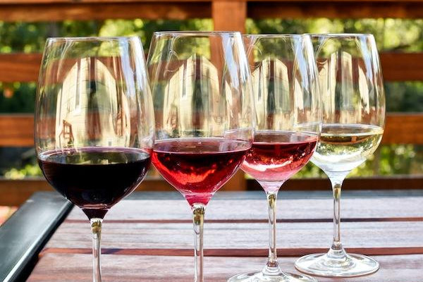 red-rose-white-wines